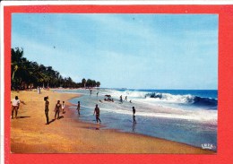 ABIDJAN  Cp Animée La Plage          5131 Hoa Qui - Côte-d'Ivoire