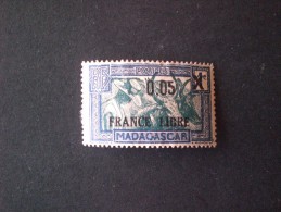 TIMBRES MADAGASCAR 1942 TIMBRE DE 1930-1938 SURCHANGE VALEUR EN PLUS MNG - Unused Stamps
