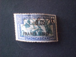 TIMBRES MADAGASCAR 1942 TIMBRE DE 1930-1938 SURCHANGE VALEUR EN PLUS MNH - Unused Stamps