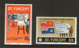 SAINT VINCENT 1978 ECOLE-DRAPEAUX  YVERT  N°  NEUF MNH** - St.Vincent (...-1979)