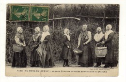 Cpa N° 6120 AU PAYS DE BERRY Jeunes Filles De La Vallée Noire Allant Au Marché - Centre-Val De Loire