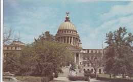 MISSISSIPPI'S NEW STATE CAPITOL, JACKSON, 1950s Unused Postcard [16848] - Jackson