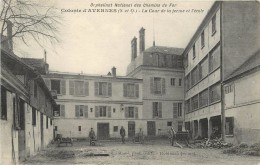 AVERNES - Colonie D'Avernes, La Cour De La Ferme Et L'école. - Avernes