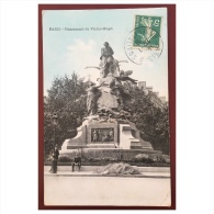 Paris  Monument De Victor Hugo - Standbeelden