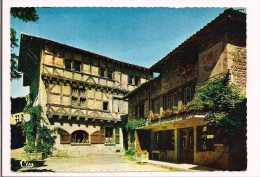 Delcampe - ///  PEROUGES: Hostellerie - Maison Du XIIIè Et Cadran Solaire - Années 60 -  Cim - - Pérouges