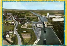 MOISLAINS - Vue Générale Aérienne Sur Le Port Et Le Canal Cpsm Format 10.5*15 Peniche Batellerie - Moislains