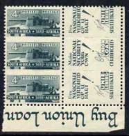 South Africa 1942-44, KG6 War Effort (reduced Size) 4d Heavy Gun Triplet Unmounted Mint - Unused Stamps