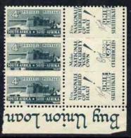 South Africa 1942-44, KG6 War Effort (reduced Size) 4d Heavy Gun Triplet Unmounted Mint - Neufs