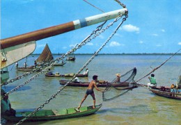 BRASIL, BELÉM, PARÁ, Pescadores Na Baia Do Guajara, 2 Scans - Belém