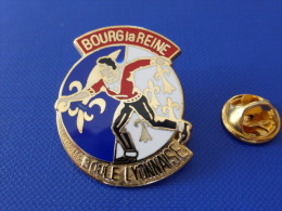 Pin´s Pétanque - Boule Lyonnaise - Bourg La Reine (PC24) - Bowls - Pétanque