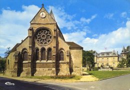 Précy Sur Loire - L'église Et La Clinique Médicale Les Lierres - Précy-sur-Oise