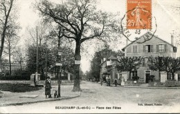 CPA 95  BEAUCHAMPS PLACE DES FETES 1933 - Beauchamp