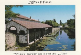 CPM Ruffec Vieux Lavoir Au Bord Du Lien - Ruffec