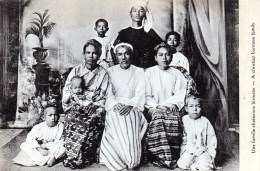 Unefamille Chrétienne Birmane - Myanmar (Burma)