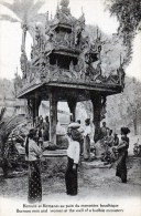 Birmans Et Birmanes Au Puits Du Monastère Bouddhique - Myanmar (Burma)