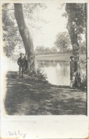 Pêcheurs Au Bord De La Rivière - Sublay (Mayenne, Cossé-le-Vivien) - Edition Guilleminot-Boespjlug Et Cie - Ambrieres Les Vallees