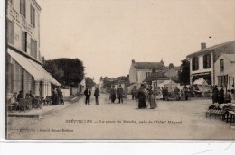 LA PLACE DU MARCHE PRES DE L HOTEL MENARD-TBE - Préfailles