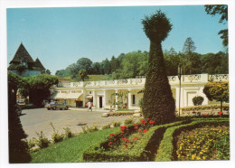 BARBOTAN --1983-Les Bains Clairs Et L'église (petite Animation,voiture),cpsm 15 X 10 N° 1053 éd Apa-Poux - Barbotan