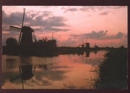 CPM Pays Bas KINDERDIJK Moulins à Vent - Kinderdijk