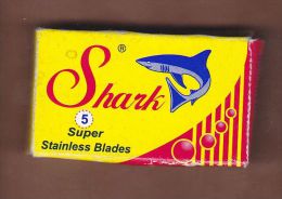 AC -  SHARK BLADES SHAVING RAZOR BLADES 5 BLADES IN UNOPENED BOX - Rasierklingen