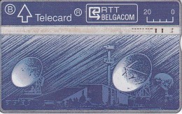 TARJETA DE BELGICA CON UNA ANTENA PARABOLICA PARA SATELITES (SATELLITE-SATELITE) - Sterrenkunde