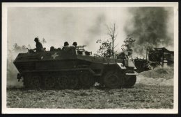 DEUTSCHES REICH 1943 (Nov.) S/w.-Foto-Ak.: "Im Schützenpanzerwagen Rollen Die Panzergrenadiere.." =... - Other & Unclassified