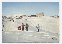 31-LUCHON SUPERBAGNERES -LE PLATEAEN HIVER LES CHAMPS DE NEIGE AU FOND LE GRAND HOTE-SCANS RECTO VERSO-C36 - Superbagneres