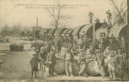 Rivesaltes : La Gare  Remplissage Des Wagons - Rivesaltes