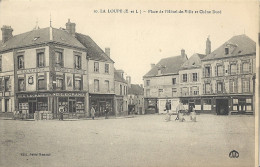 CPA La Loupe - Place De L´Hôtel De Ville Et Chêne Doré - La Loupe