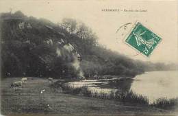 - Loire Atlantique -ref -B664- Guenrouet - Un Coin Du Canal - Vache - Vaches - Petit Plan Feu - Canaux - - Guenrouet