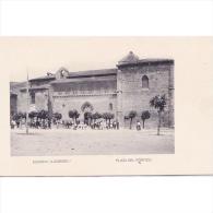 LRJTPA810A-LFTD11945.Tarjeta Postal De LA RIOJA.Arboles,edificios Y Personas En LA PLAZA DEL PORTICO En EZCARAY - La Rioja (Logrono)