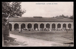 CPA ANCIENNE- ALGÉRIE- ORLÉANVILLE- LA HALLE AUX GRAINS- BELLE ANIMATION- GROS PLAN - Chlef (Orléansville)