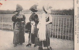 CARTE POSTALE - LES MODES NOUVELLES- SORTIE OFFICIELLE DE LA JUPE CULOTTE  A  LA REUNION D'AUTEUIL 1911 - Mode