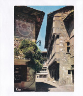 Delcampe - 01 Cité Médiévale De Pérouges  Le Cadran Solaire, à Droite, La Maison Cazin  BE - Pérouges