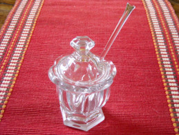 BACCARAT , Moutardier Petit Modèle Harcourt Missouri , Avant 1936 , Avec Sa Cuillère . - Verre & Cristal