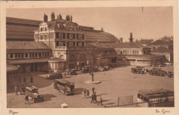 DIJON    COTE D'OR   21  CPA    SEPIA  LA GARE   TRES ANIMEE - Dijon