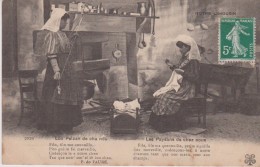 FOLKLORE Notre LIMOUSIN . Les Paysans De Chez Nous . 2 Jeunes Femmes En Costume Filant à La Quenouille Et Cousant - Trachten