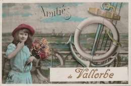 SUISSE - VALLORBE - Jolie Carte Fantaisie Fillette Et Fleurs Sur Bateau "Amitiés De VALLORBE " - Vallorbe