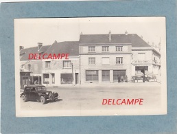 CPA -  LA LOUPE - Place De L´hotel De Ville - Traction Citroen  -  Quincaillerie DANIEL  Et Café Du Commerce  - RARE - La Loupe