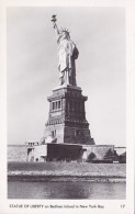 Statue Of Liberty On Bedloes Island In New York Bay New York City New York Real Photo - Freiheitsstatue