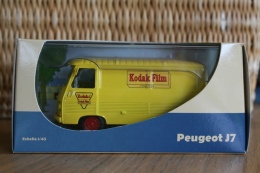 Modèle Réduit Métal + Fiche Technique - PEUGEOT J7 - Eligor - 1/43 - Publicité KODAK - Eligor