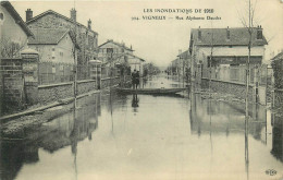 91 - VIGNEUX - ESSONNE - LES  INNONDATIONS DE 1910 - RUE ALPHONSE DAUDET - VOIR SCANS - Vigneux Sur Seine