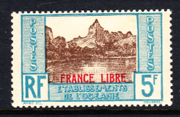 French Polynesia MH Scott #130 FRANCE LIBRE Overprint Red On 5fr Papetoai Bay, Moorea - Nuevos