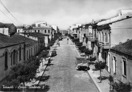 04142 "(CAMPOBASSO) TERMOLI - CORSO UMBERTO I"  ANIMATA, CAMION, AUTO '50, VERA FOTO. CART.  SPED. 1954 - Campobasso