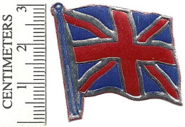 B17-61 CANADA WWII Patriotic Foil Label Union Jack Flag - Vignettes Locales Et Privées