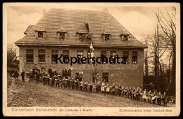 ALTE POSTKARTE KINDERHEIM NETTELSTEDT LÜBBECKE WESTFALEN EINHEIMISCHE BEIM DACHDECKEN Dachdecker AK Cpa Postcard - Luebbecke