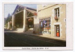 COUHE-VERAC--Entrée Des Halles--N10--(Office De Tourisme) Format 15 X 10--Pas De Mention "carte Postale" Au Verso - Couhe