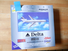 SCHUCO  GEMINI SETS  ECH 1/400   MCDONNELL DOUGLAS  MD 11 DELTA - Aviones & Helicópteros