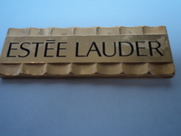 ESTEE LAUDER    BROCHE  IMPECCABLE    LIRE ET VOIR !! - Miniatures Femmes (sans Boite)