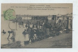 Mali (ancien Soudan Français) : Femmes Lavant Leurs Pagnes Dans Le Niger Seins Nus En 1910 (animé) PF. - Mali